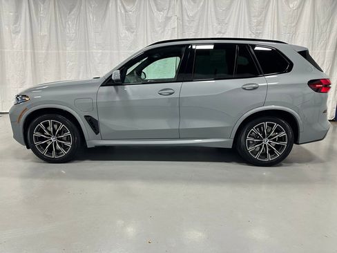 Used 2026 BMW X5 xDrive50e image 4