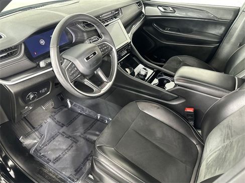 Certified 2023 Jeep Grand Cherokee Altitude image 22