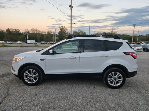 Used 2018 Ford Escape SE w/ SE Sync 3 Package image 1