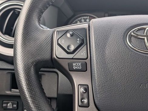 Used 2018 Toyota Tacoma TRD Sport AWD/4WD image 23