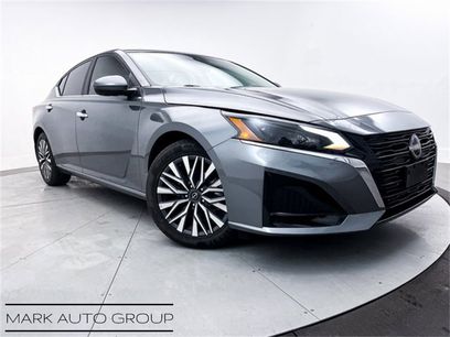 Used 2023 Nissan Altima 2.5 SV w/ SV Premium Package