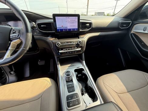 Used 2020 Ford Explorer Limited RWD image 15
