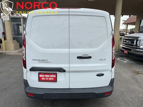 Used 2018 Ford Transit Connect XLT image 11