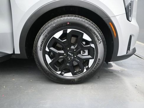 Used 2025 Kia Sorento S w/ Panoramic Sunroof Package FWD image 17