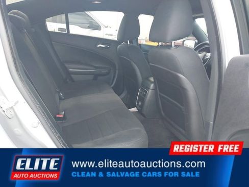 Used 2014 Dodge Charger SE w/ Connectivity Group image 15