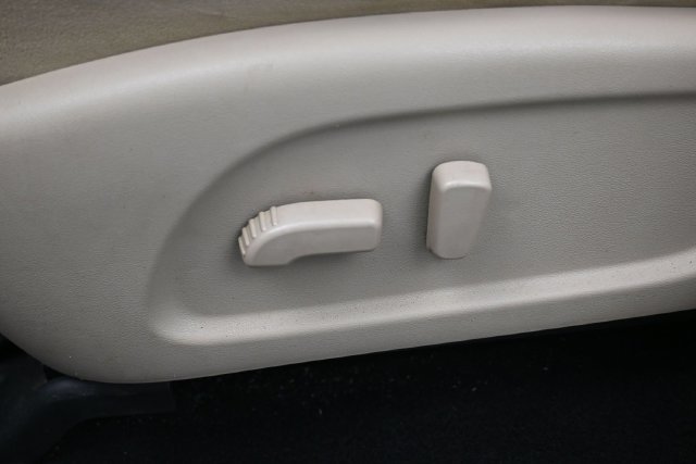 Used 2016 Nissan Pathfinder SV FWD image 12