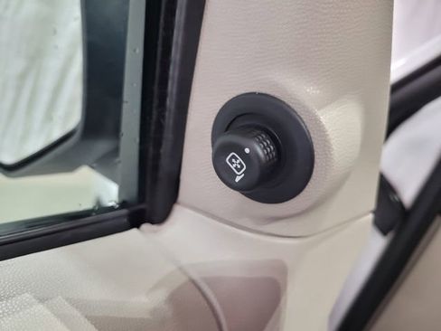 Used 2011 Ford Escape XLT image 38