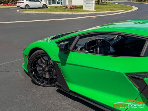 Used 2024 Lamborghini Revuelto image 54