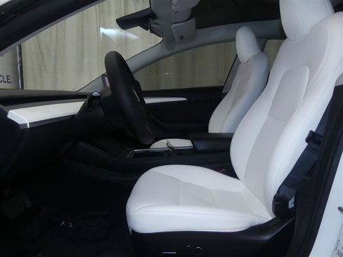 Used 2023 Tesla Model 3 Standard Range RWD image 4