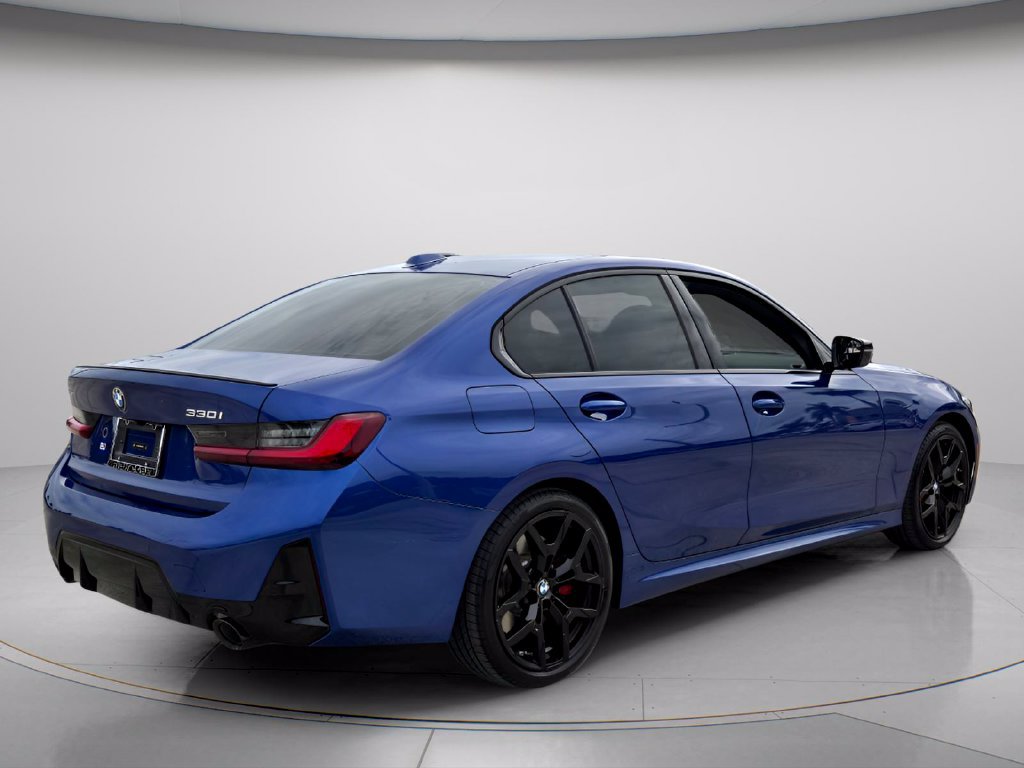 Used 2026 BMW 330i Sedan w/ M Sport Package RWD image 6