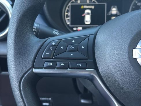 New 2025 Nissan Versa SV image 18