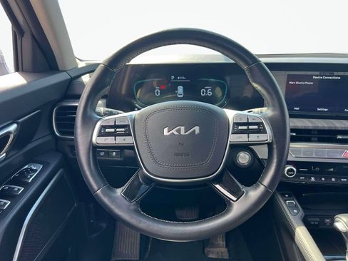 Certified 2024 Kia Telluride EX w/ EX Captain's Chair Package AWD/4WD image 14