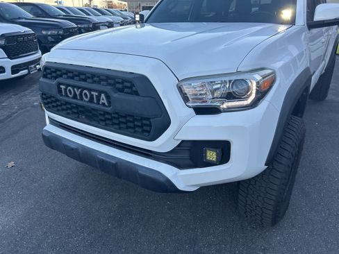 Used 2019 Toyota Tacoma TRD Off-Road image 13