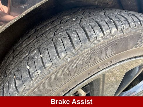 Used 2023 Buick Envision Essence w/ Sport Touring Package FWD image 12