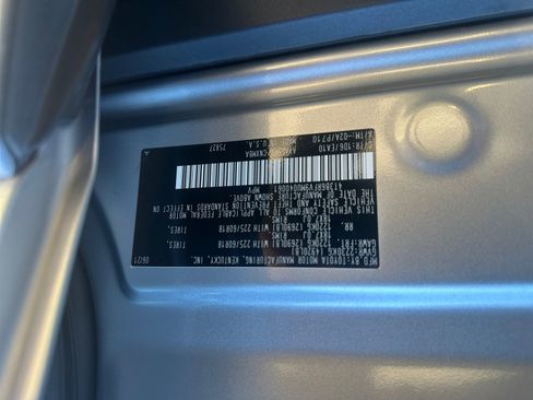 Used 2021 Toyota RAV4 XLE Premium image 34