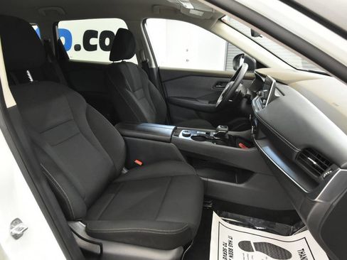 Used 2023 Nissan Rogue S image 15