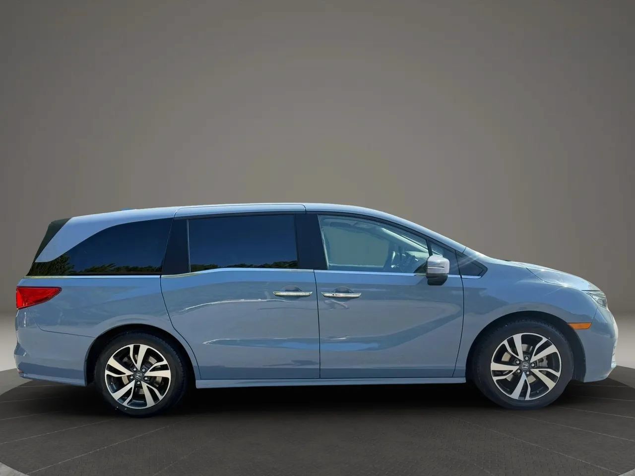 Used 2024 Honda Odyssey Touring image 9