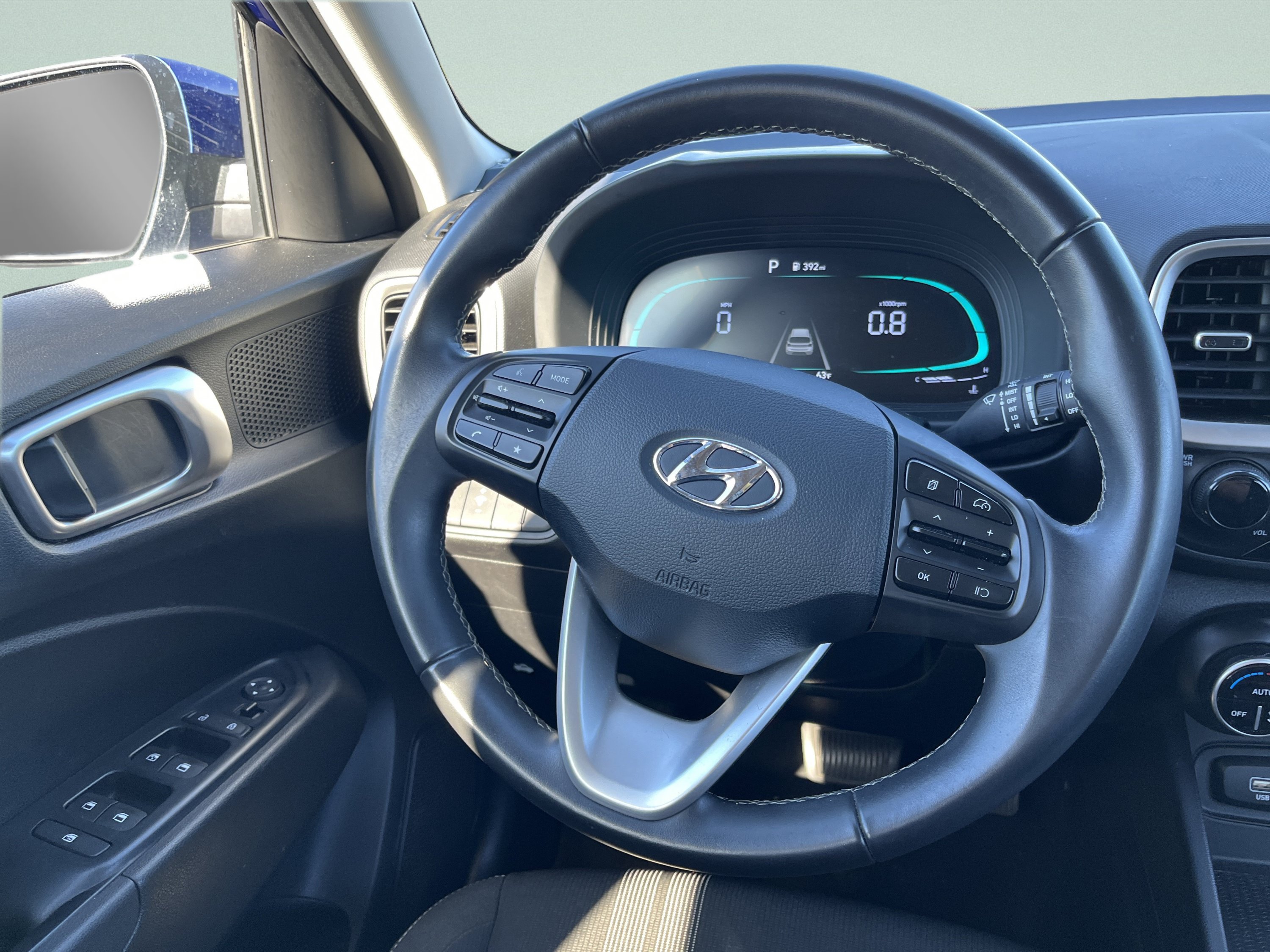 Used 2025 Hyundai Venue SEL FWD image 26