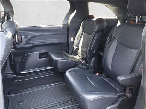 Certified 2021 Toyota Sienna XSE AWD/4WD image 26