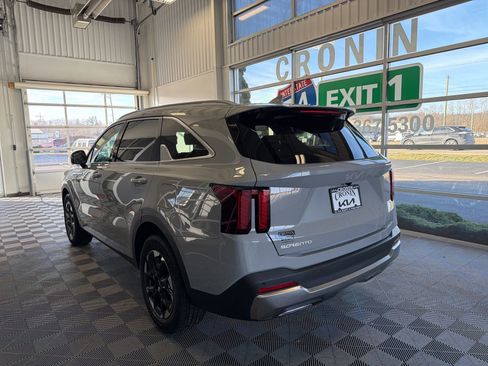 New 2026 Kia Sorento S image 4