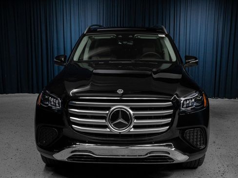 New 2026 Mercedes-Benz GLS 450 4MATIC image 2