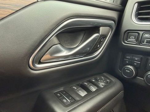 Used 2023 Chevrolet Suburban Premier AWD/4WD image 25