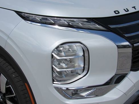New 2026 Mitsubishi Outlander SEL FWD image 10