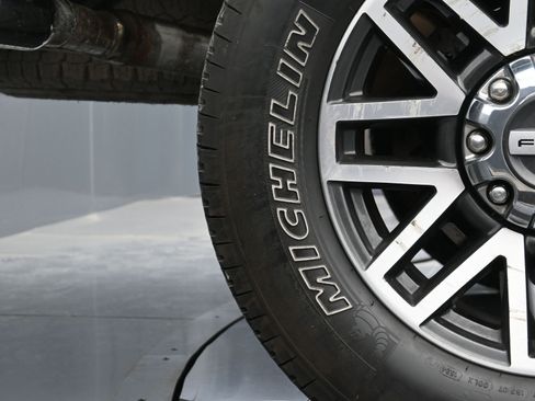 Used 2019 Ford F250 Lariat w/ Lariat Value Package image 45