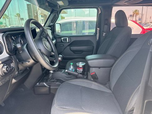Used 2025 Jeep Wrangler Sport AWD/4WD image 6