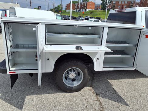 New 2026 GMC Sierra 3500 Pro w/ Convenience Package AWD/4WD image 3