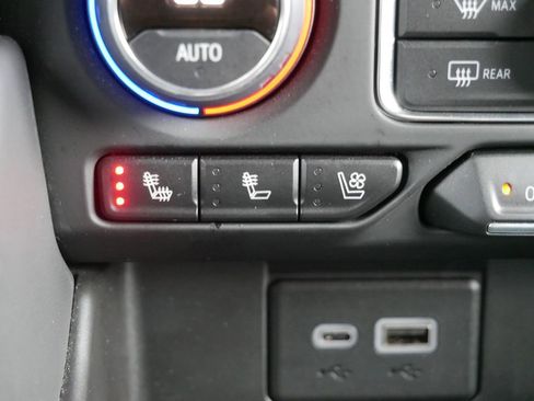 Used 2023 Chevrolet Tahoe High Country AWD/4WD image 24