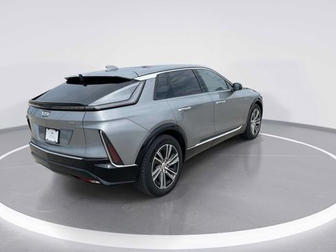 Certified 2024 Cadillac Lyriq Luxury AWD/4WD image 9