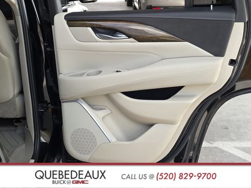 Used 2019 Cadillac Escalade Luxury AWD/4WD image 21