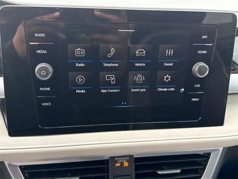 Used 2025 Volkswagen Taos SE FWD image 26