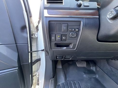 Used 2016 Toyota Land Cruiser image 12