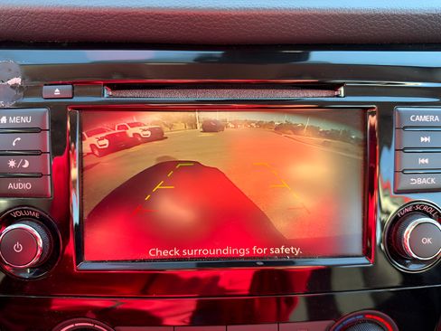 Used 2020 Nissan Rogue Sport S w/ Appearance Package FWD image 12