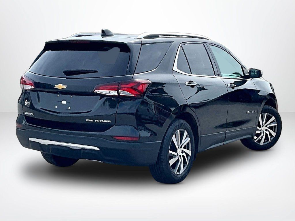 Used 2023 Chevrolet Equinox Premier AWD/4WD image 3