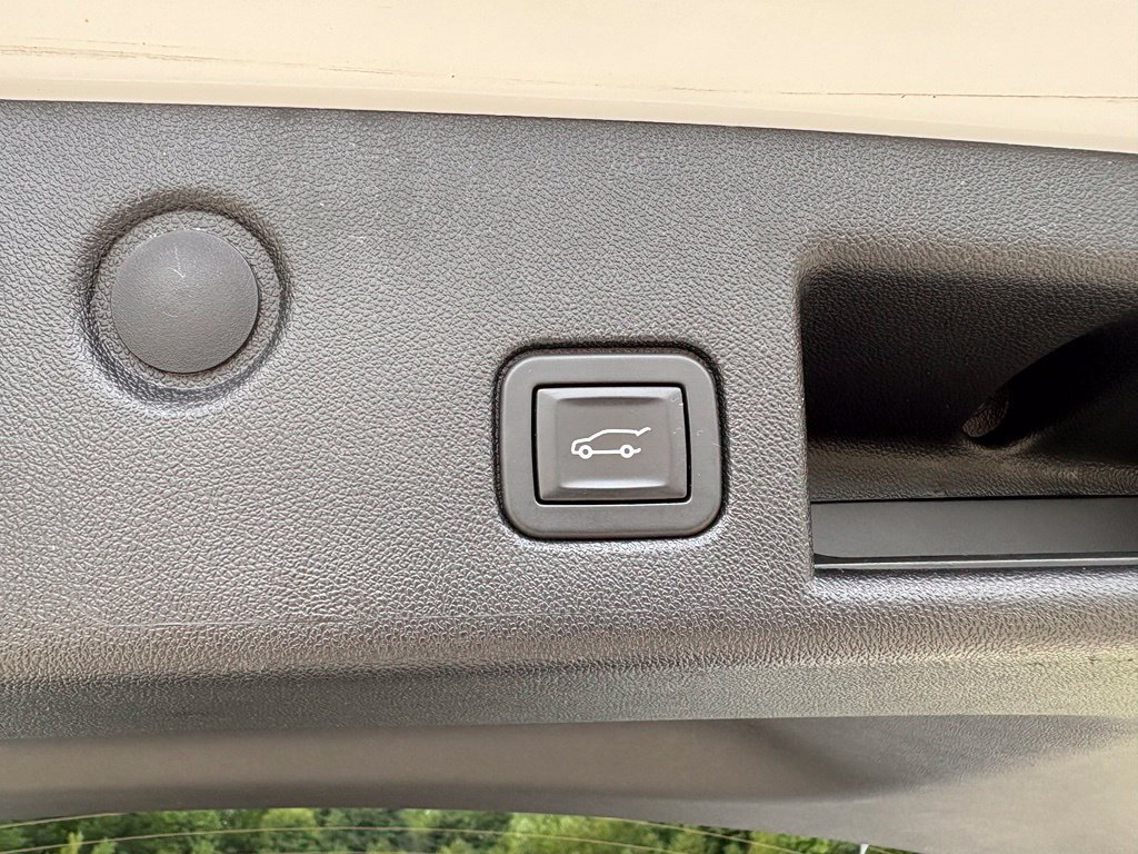 Used 2020 Chevrolet Equinox LT FWD image 47