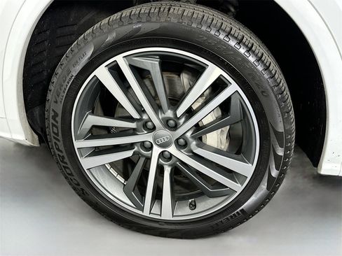 Used 2020 Audi Q5 e Premium Plus w/ Premium Plus Package image 32