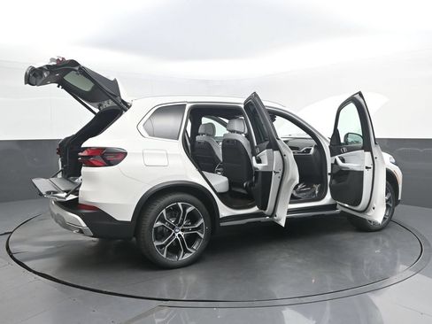 New 2026 BMW X5 sDrive40i w/ Climate Comfort Package RWD image 56