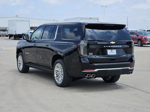 New 2026 Chevrolet Suburban High Country AWD/4WD image 4