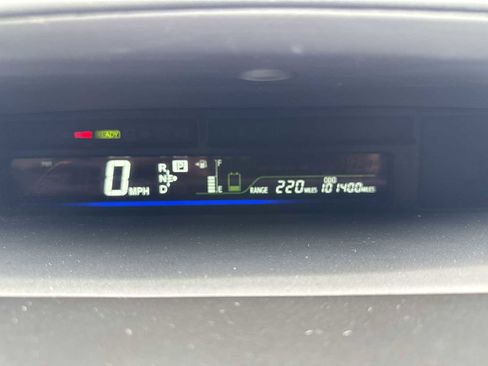 Used 2016 Toyota Prius V Two FWD image 16