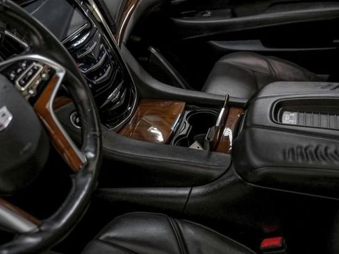 Used 2018 Cadillac Escalade Luxury RWD image 28
