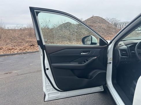 Certified 2023 Nissan Rogue SV w/ SV Premium B Package image 10