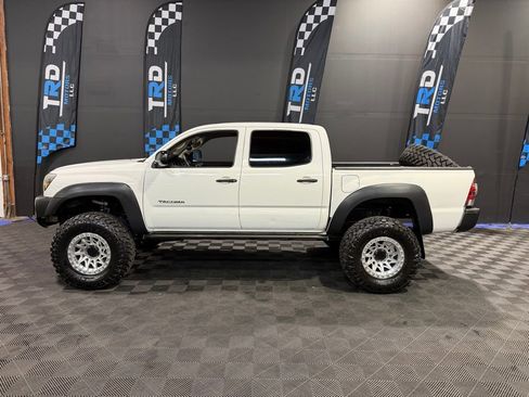 Used 2010 Toyota Tacoma 4x4 Double Cab image 2
