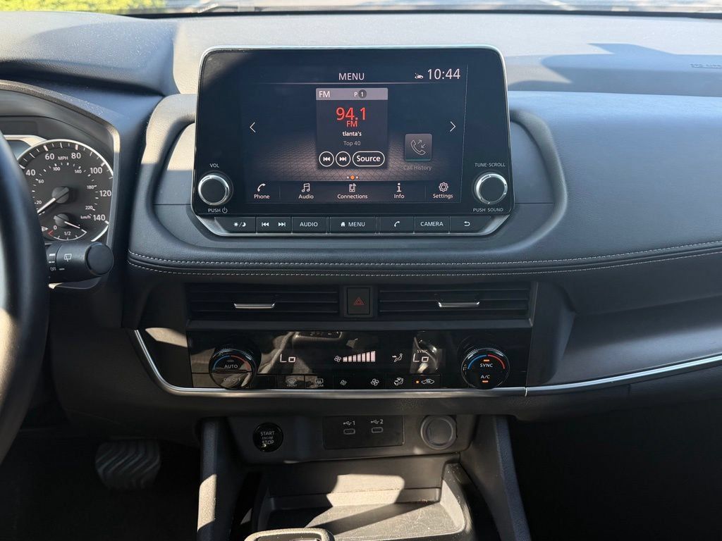 Used 2025 Nissan Rogue SV FWD image 18