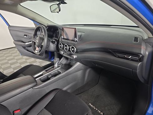 Used 2025 Nissan Sentra SR FWD image 18
