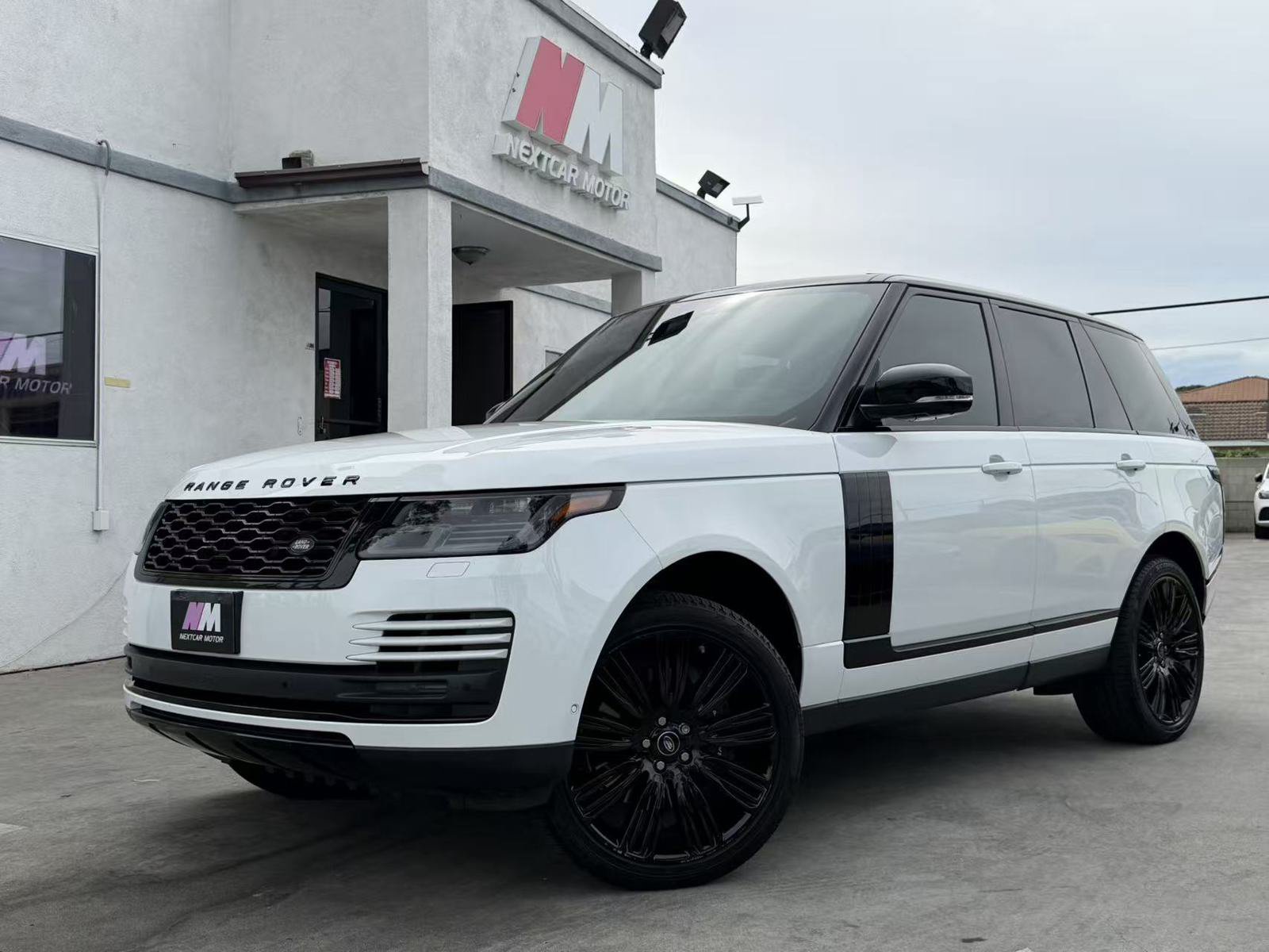 Used 2021 Land Rover Range Rover P525 Westminster Edition AWD/4WD image 1