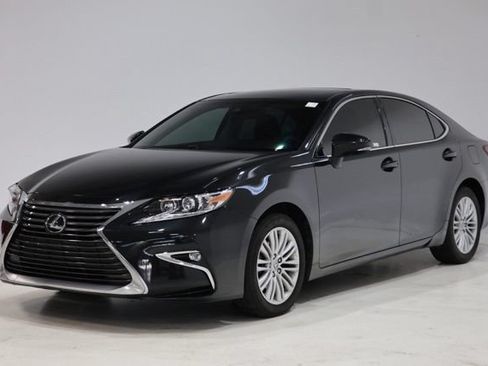 Used 2017 Lexus ES 350 w/ Accessory Package 2 FWD image 3