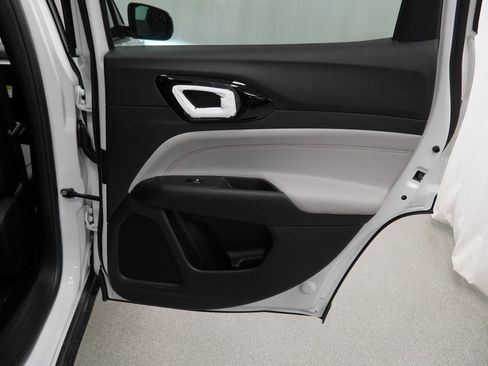 New 2026 Jeep Compass Limited image 32